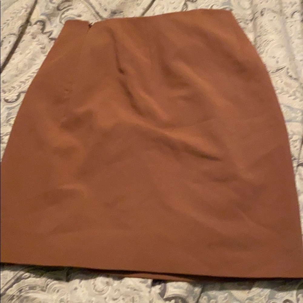 White House back market suede-like mini skirt